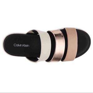 CALVIN KLEIN DALANA SANDAL.